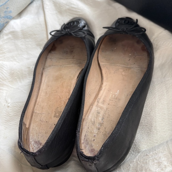 🥀 Authentic Classic CHANEL Ballet Flats in Black Leather Patent Cap-toe sz 37.5🥀 - Picture 14 of 16